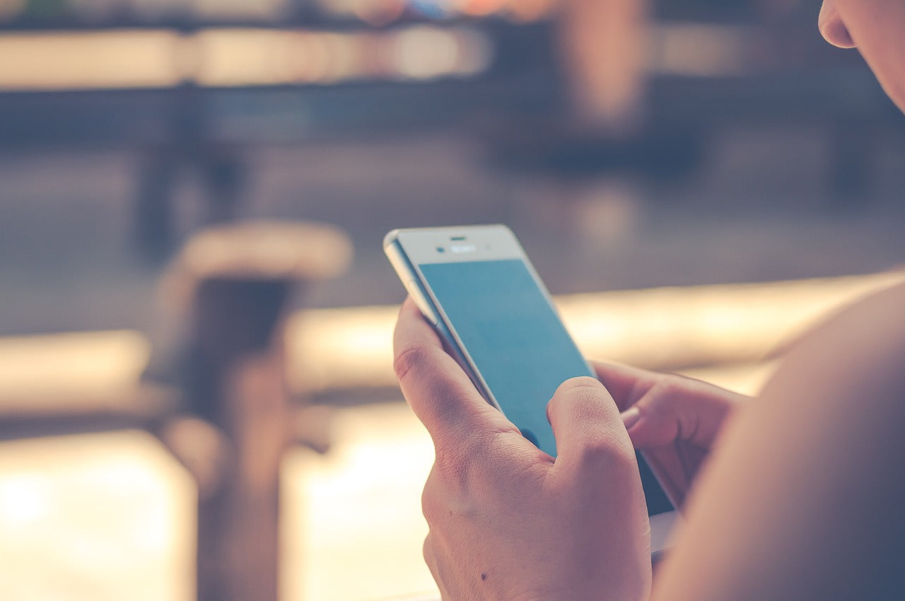 Qué partes de un celular debes revisar para verificar su estado